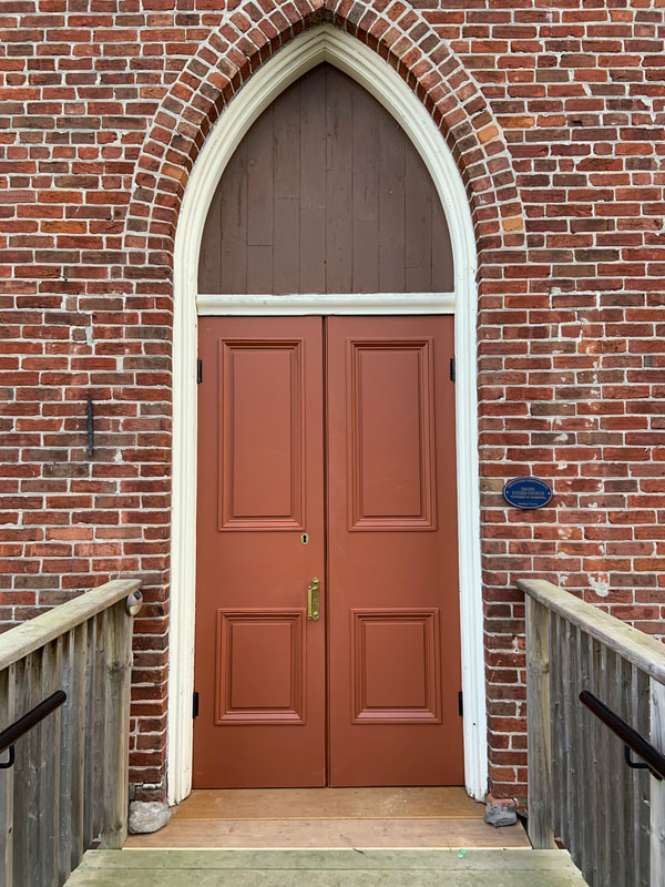 Salem Mariposa New front door